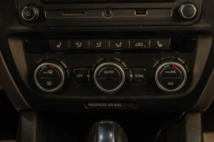 Седан Volkswagen Jetta 2013 года, 1179000 рублей, Челябинск