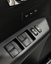 Внедорожник Toyota RAV4 2017 года, 2657000 рублей, Красноярск