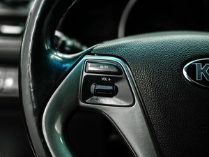 Седан Kia Rio 2017 года, 1090000 рублей, Красноярск