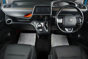Минивэн Toyota Sienta 2019 года, 1769000 рублей, Тюмень
