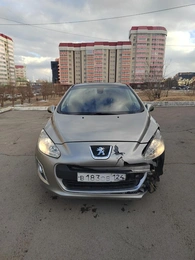 Универсал Peugeot 308 2011 года, 450000 рублей, Красноярск