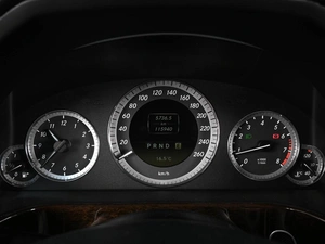 Седан Mercedes-benz E-класс 2011 года, 1879000 рублей, Аксай