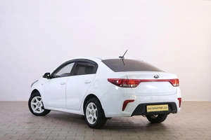 Седан Kia Rio 2018 года, 1029000 рублей, Омск