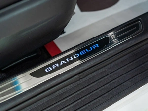 Седан Hyundai Grandeur 2013 года, 1680000 рублей, Красноярск