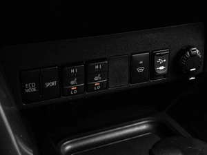 Внедорожник Toyota RAV4 2016 года, 1999000 рублей, Кирилловка