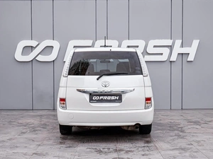 Минивэн Toyota Isis 2014 года, 1360000 рублей, Краснодар