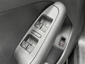 Седан Volkswagen Jetta 2012 года, 890000 рублей, Красноярск