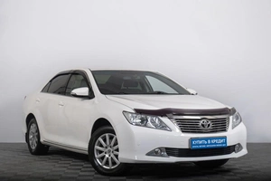 Седан Toyota Camry 2013 года, 1689000 рублей, Томск