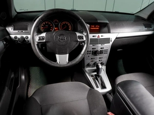 Универсал Opel Astra 2011 года, 669000 рублей, Воронеж