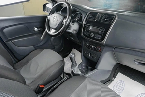 Седан Renault Logan 2016 года, 799000 рублей, Тюмень