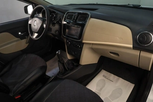 Седан Renault Logan 2017 года, 969000 рублей, Челябинск