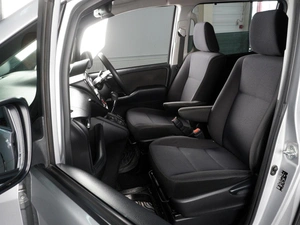 Минивэн Toyota Voxy 2017 года, 1865000 рублей, Минеральные Воды