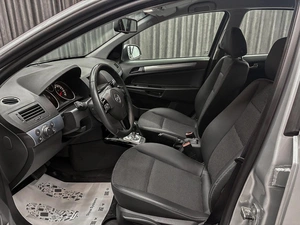 Хетчбэк Opel Astra 2010 года, 649000 рублей, Красноярск