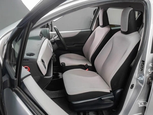 Хетчбэк Toyota Vitz 2013 года, 829000 рублей, Тюмень