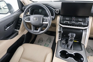 Внедорожник Toyota Land Cruiser 2021 года, 10399000 рублей, Красноярск