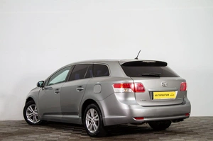 Универсал Toyota Avensis 2009 года, 749000 рублей, Сургут