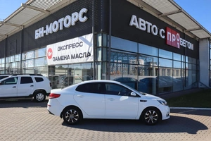 Седан Kia Rio 2015 года, 1080000 рублей, Мирное