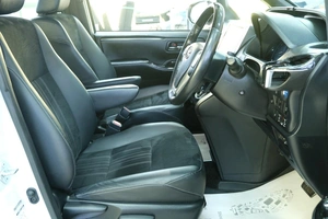 Минивэн Toyota Esquire 2019 года, 2499000 рублей, Омск