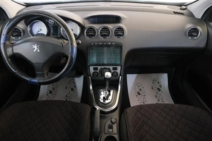 Хетчбэк Peugeot 308 2010 года, 579000 рублей, Омск