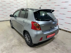 Хетчбэк Toyota Vitz 2006 года, 499000 рублей, Красноярск