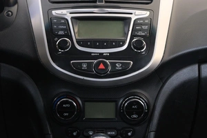 Седан Hyundai Solaris 2011 года, 859000 рублей, Омск