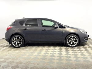 Седан Opel Astra 2013 года, 676200 рублей, Казань