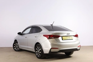 Седан Hyundai Solaris 2017 года, 1349000 рублей, Новосибирск