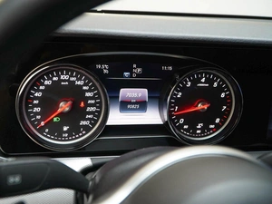 Седан Mercedes-benz E-класс 2019 года, 2899050 рублей, Москва