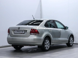 Седан Volkswagen Polo 2014 года, 880000 рублей, Красноярск