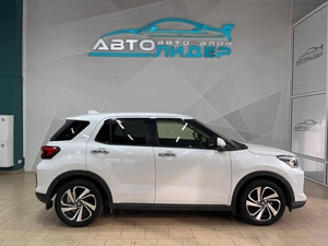 Внедорожник Toyota Raize 2020 года, 1669000 рублей, Красноярск