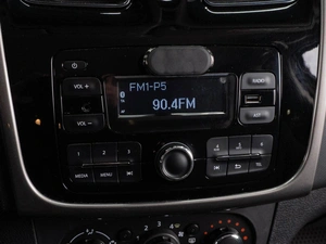 Седан Renault Logan 2018 года, 809000 рублей, Тюмень