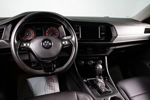 Седан Volkswagen Jetta 2020 года, 1689000 рублей, Сургут