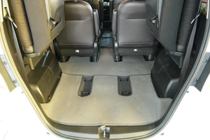 Минивэн Honda Freed 2014 года, 1399000 рублей, Омск