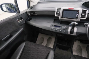 Минивэн Honda Freed 2015 года, 1299000 рублей, Красноярск