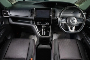Минивэн Nissan Serena 2017 года, 1849000 рублей, Сургут