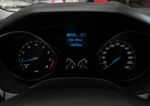 Хетчбэк Ford Focus 2011 года, 730000 рублей, Красноярск