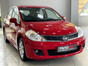 Хетчбэк Nissan Tiida 2012 года, 697000 рублей, Солонцы