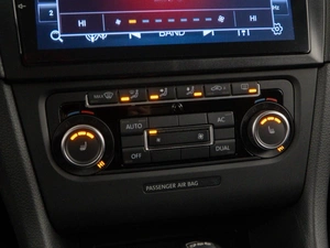 Хетчбэк Volkswagen Golf 2011 года, 727077 рублей, Москва