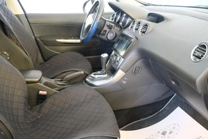 Хетчбэк Peugeot 308 2010 года, 579000 рублей, Омск