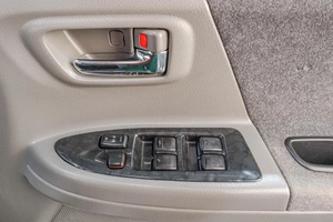 Минивэн Toyota Voxy 2003 года, 1139000 рублей, Челябинск