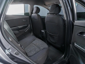 Седан Kia Rio 2013 года, 999000 рублей, Сургут