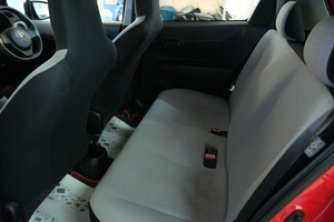 Хетчбэк Toyota Vitz 2011 года, 769000 рублей, Омск