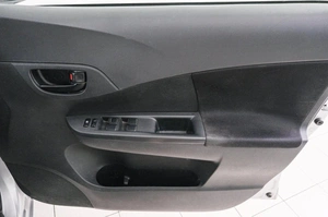Хетчбэк Toyota Ractis 2011 года, 729000 рублей, Красноярск