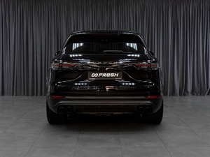 Внедорожник Porsche Cayenne 2018 года, 5329000 рублей, Тюмень