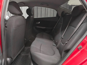 Седан Kia Rio 2016 года, 1030000 рублей, Красноярск