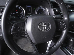 Седан Toyota Camry 2020 года, 2650000 рублей, Ростов-на-Дону