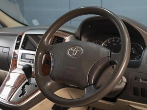 Минивэн Toyota Alphard 2004 года, 1330000 рублей, Омск