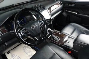Седан Toyota Camry 2016 года, 1959000 рублей, Тюмень