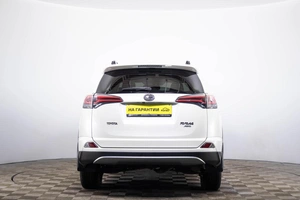 Внедорожник Toyota RAV4 2017 года, 2199000 рублей, Пермь