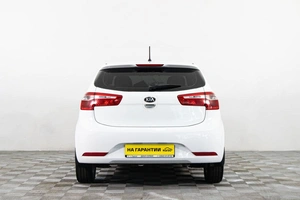 Хетчбэк Kia Rio 2013 года, 819000 рублей, Сургут